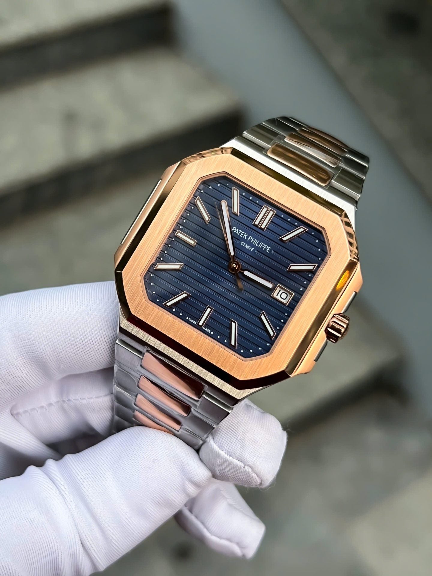 Patek Philippe Cubitus 5821 Cadran carré bleu 45 mm