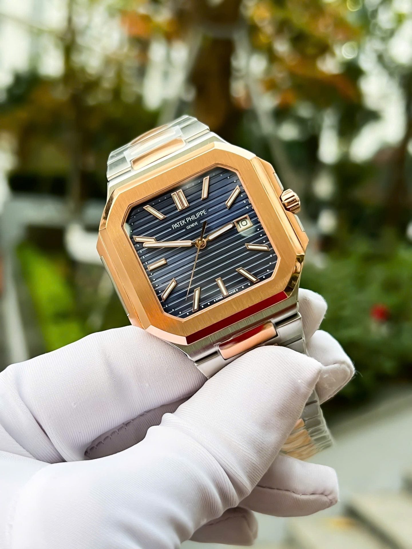 Patek Philippe Cubitus 5821 Cadran carré bleu 45 mm