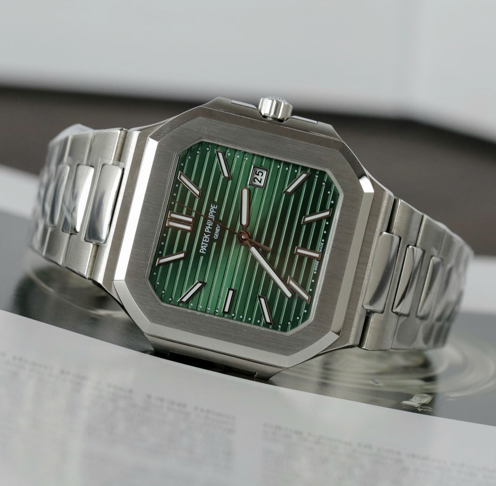Patek Philippe Cubitus 5821 Cadran Vert Fil Métallique 45 mm