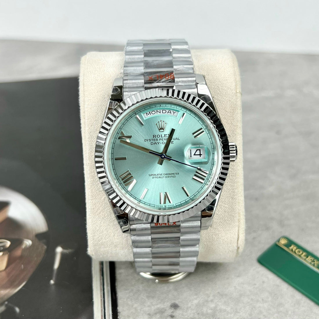 Rolex Day-Date 228236 Cadran bleu glacier 40 mm