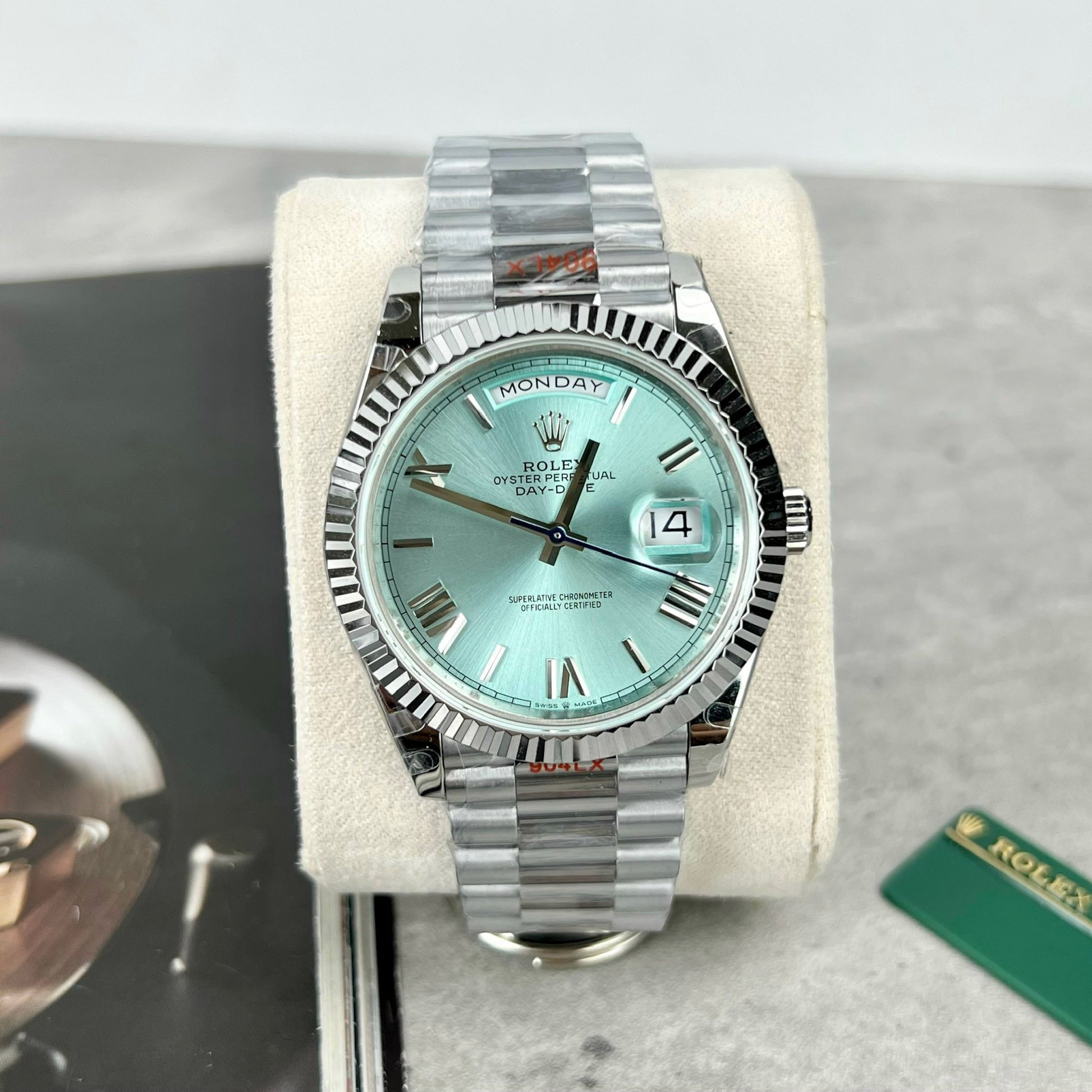 Rolex Day-Date 228236 Cadran bleu glacier 40 mm