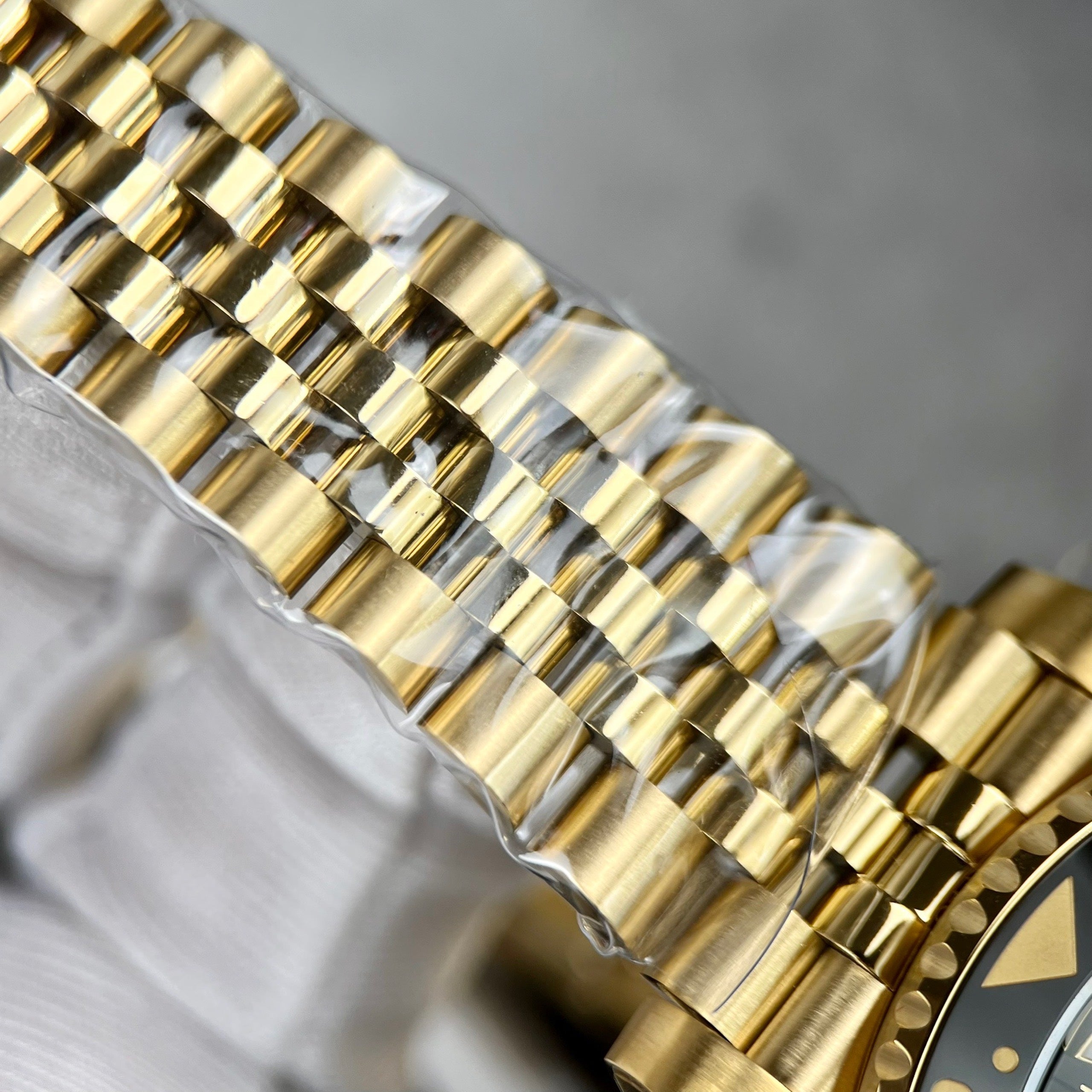 Rolex GMT-Master II 126718GRNR 40 mm