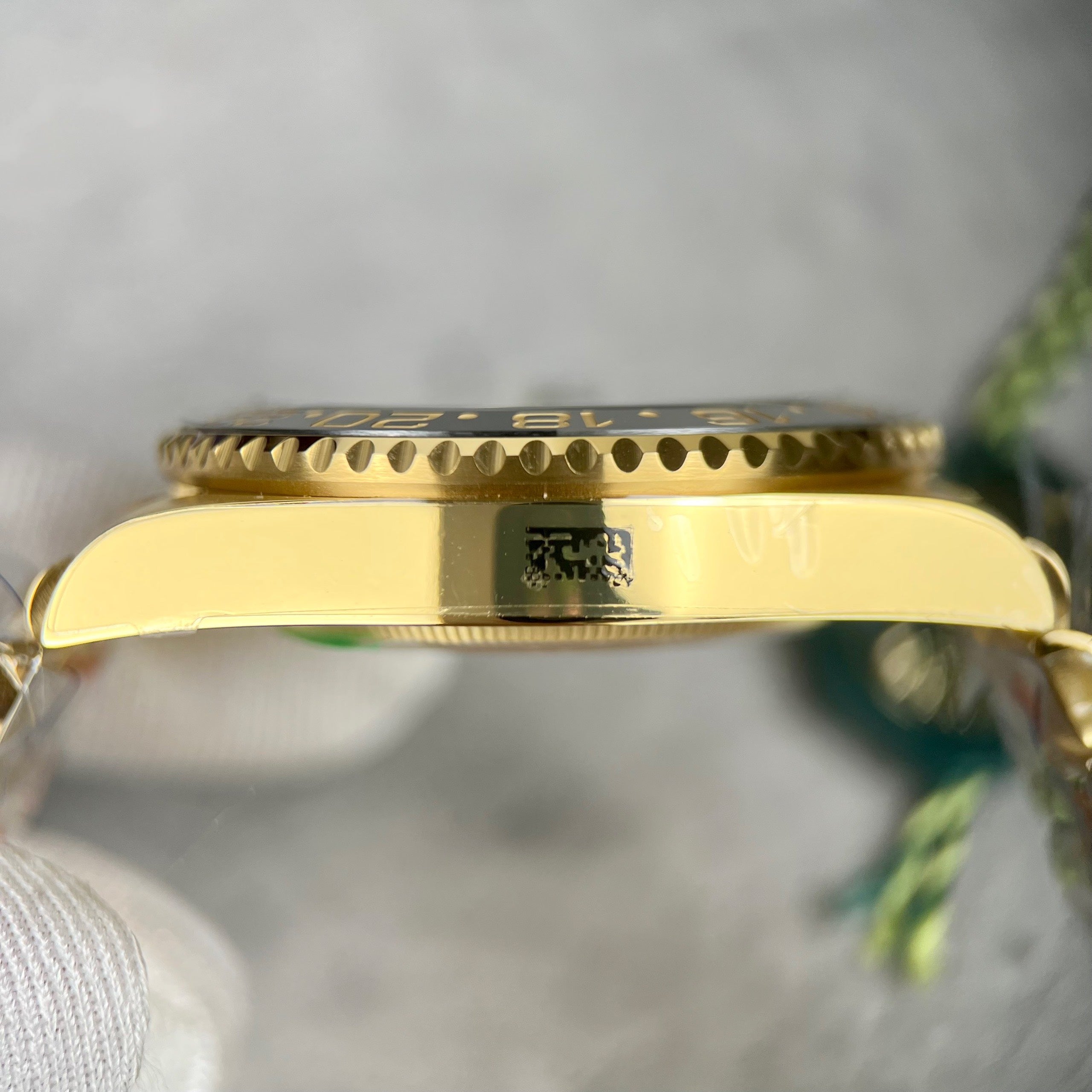 Rolex GMT-Master II 126718GRNR 40 mm