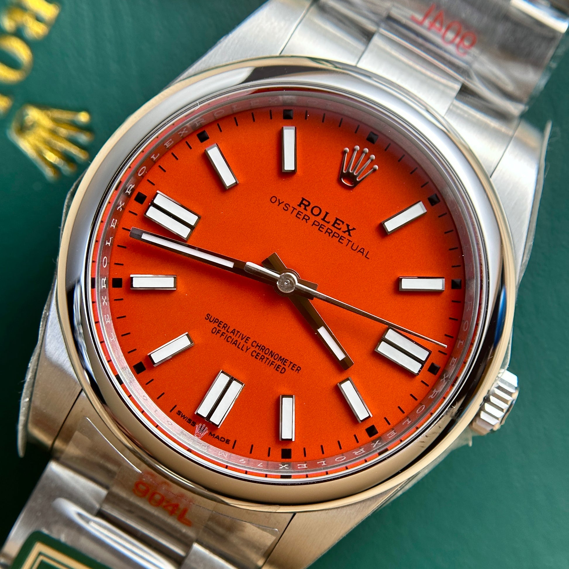 Rolex Oyster Perpetual 124300 Cadran Rouge 41mm