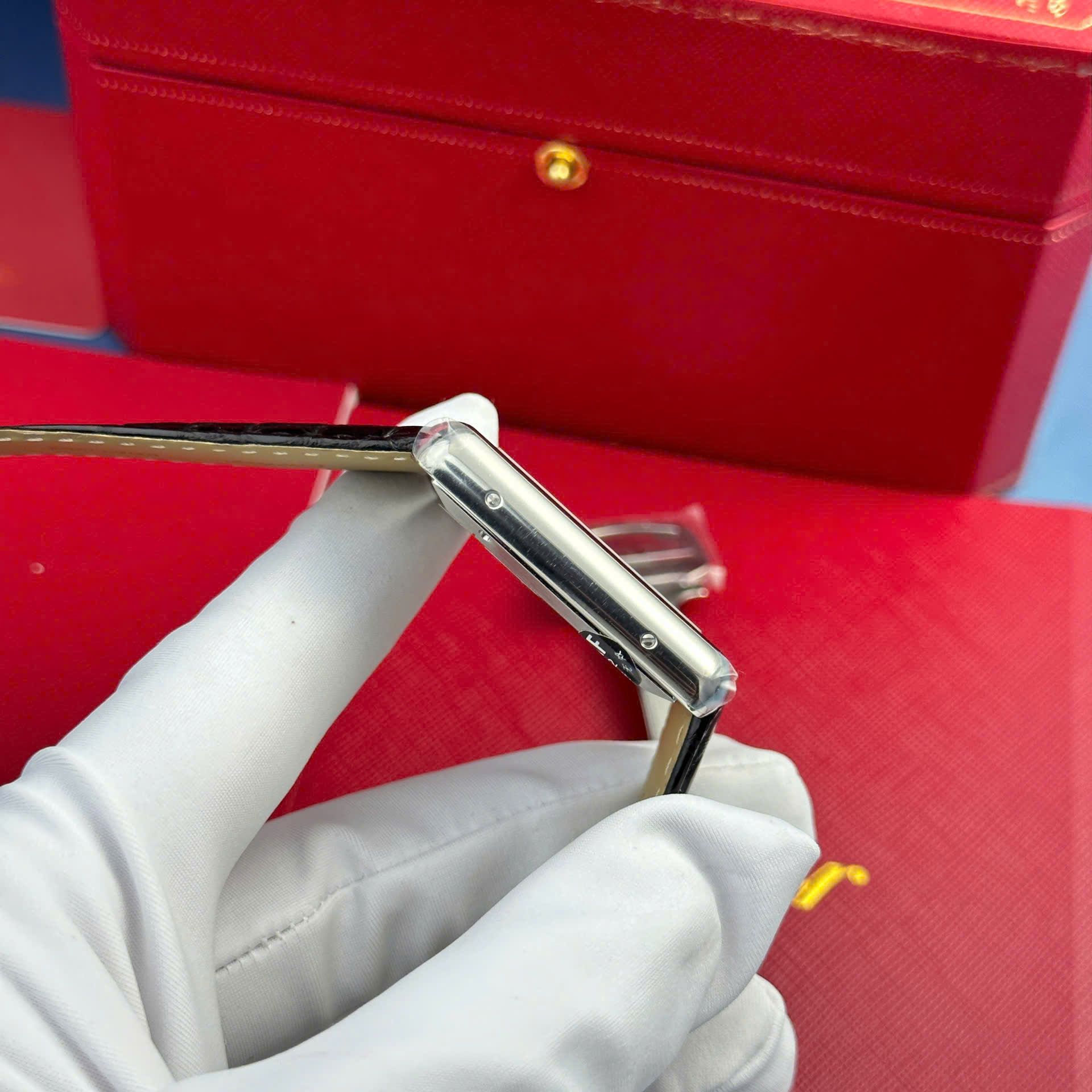 CARTIER TANK 31 MM - Montre Cartier - Homme - VEM662