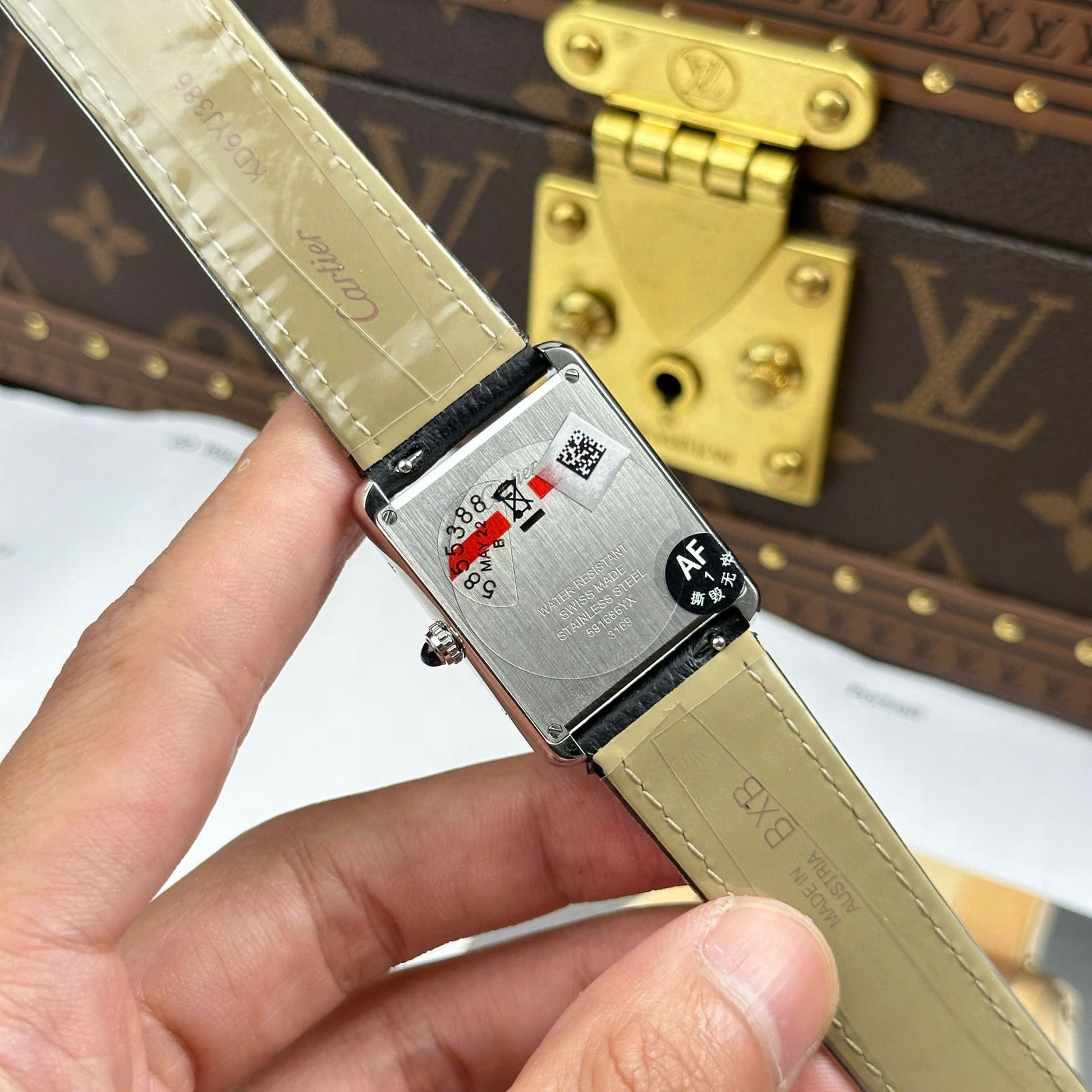CARTIER TANK 27 MM - Montre Cartier - Femme - VEM707