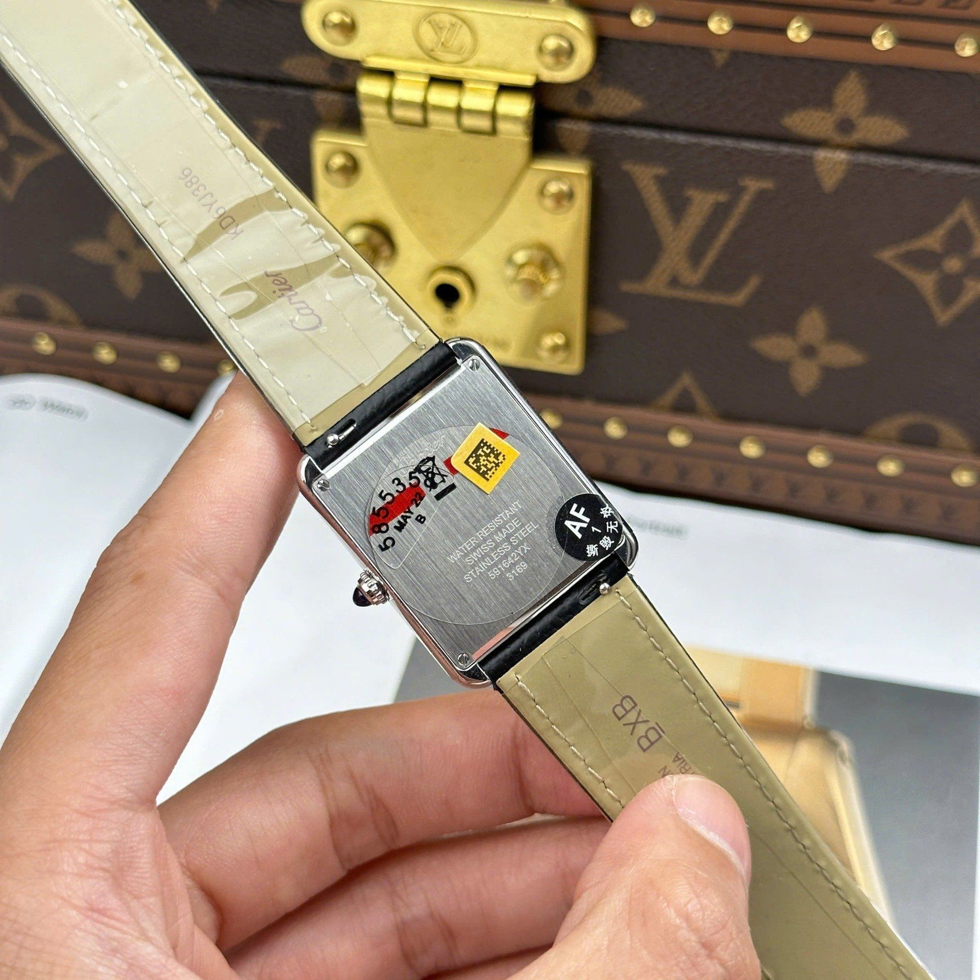 CARTIER TANK 27 MM - Montre Cartier - Femme - VEM708