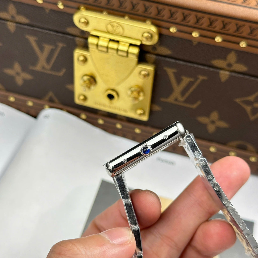 CARTIER TANK 27 MM - Montre Cartier - Femme - VEM674