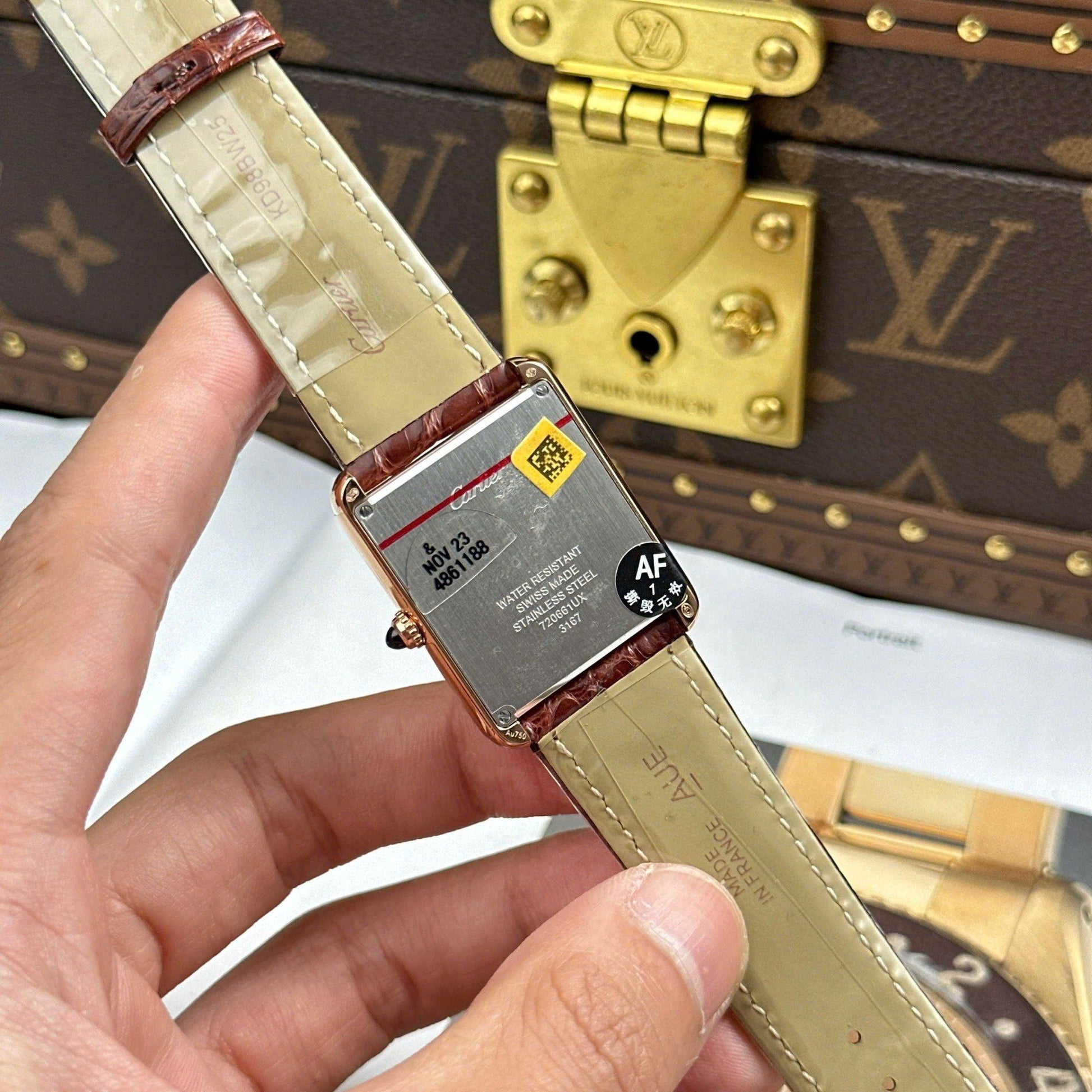 CARTIER TANK 27 MM - Montre Cartier - Femme - VEM706